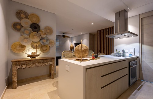 Porto Nao Apartment | New 3BR Ocean View apt at Calablanca B6