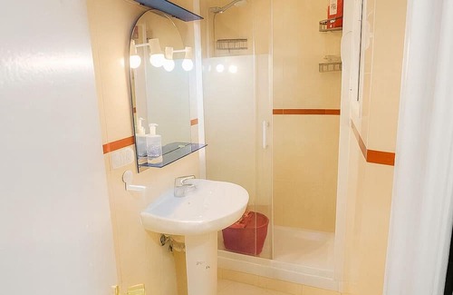 Ciudad Jardin Apartment | Bright and comfortable apartment in the heart of Madrid