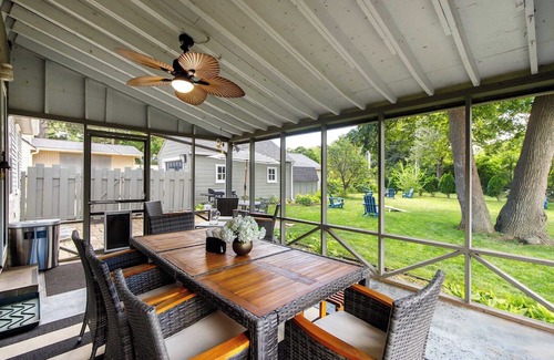 Ames House | Crane Haven - Walk to CyRide, Games & Grill