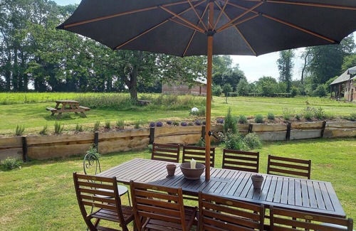 Angiens Bed & Breakfast | Fern room at Maison Silleron. Breakfast included. 5*
