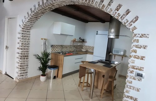 Montijos Cottage | 'Casa' with Balcony and Wi-Fi