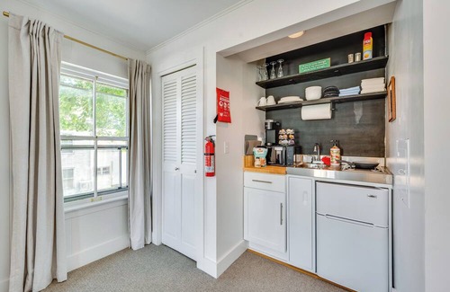 Waterbury Apartment | 15 Mi to Stowe Mountain Resort: Main Street Studio