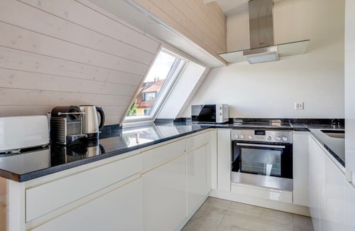 District 2 Apartment | Blueground | Enge, terrace, nr Lake Zürich
