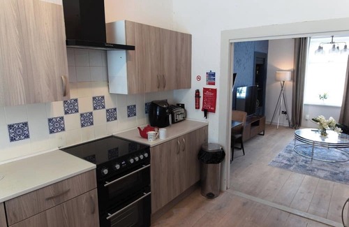 Troon Apartment | Cosy 1-Bedroom Flat, Walk to Beaches