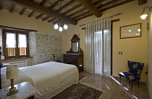 Uncinano Bed & Breakfast | SUITE TWO BEDROOM AND BATHROOM