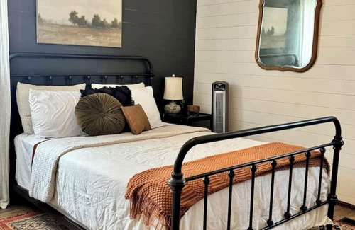 Clinton Other | Family friendly Countryside stay! Easy access to Route 66 and I-40