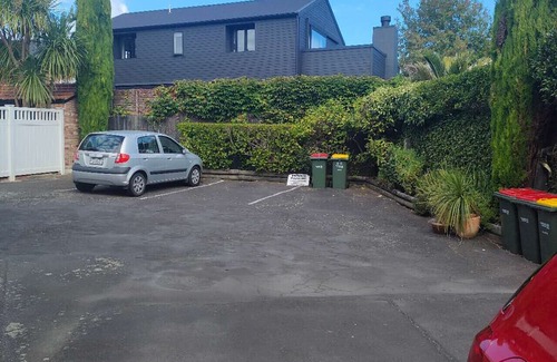 Parnell Apartment | 4 double and 2 sofa beds in 1 bedroom apartment