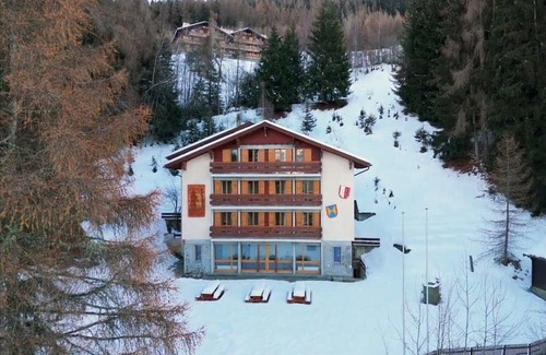 Les Mayens-de-Sion Ski Chalet | Chalet in Les Agettes with mountain view
