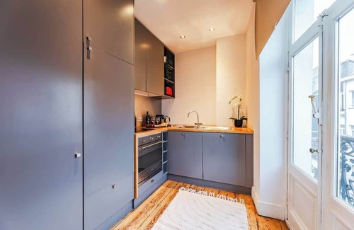 Lower Town Apartment | Prime Flat at Grand Place
