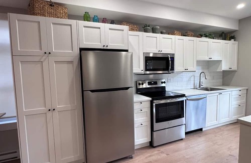 Algoma District House | The Wellington Suite – Extended Stay 30 nights +