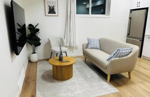 Sage Hill House | 2 Bedroom Modern Comfort Calgary