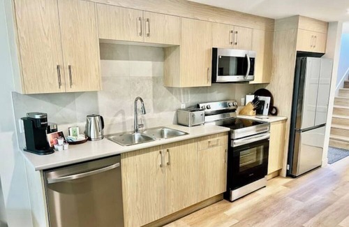 Victoria Apartment | Brand New Coastal Suite