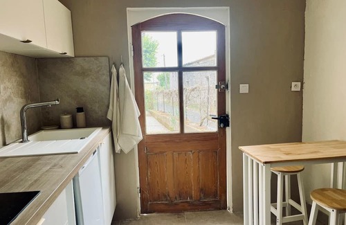 Saint-Christophe-des-Bardes House | Small winery in the heart of the village -