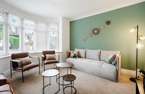 Manchester House | Hilton House: stylish 4-bed w/parking