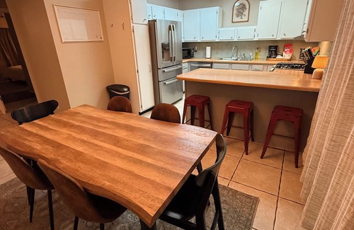 Farmington House | 3-bedroom house in fabulous Farmington with big backyard for hosting