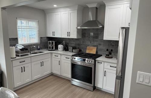 Queens House | Serene 3-bedroom house with AC in Queens located in a quiet neighborhood