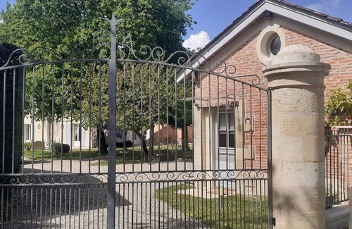 Blanquefort House | Gite La Bastide De Mongiraud in Blanquefort