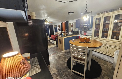 Summitt House | Serene mobile home with AC in charming Ironton
