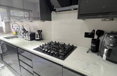 Sudbury House | Stylish 2 Bedroom House Wembley