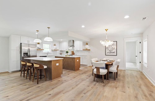 Louisburg House | Elegant Retreat for 12 in Louisburg