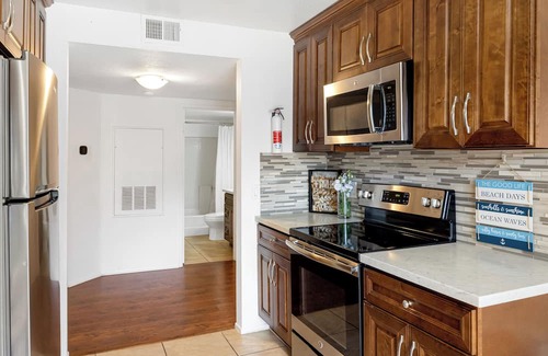 Monarch Beach House | Pool, Hot Tub & Minutes to Dana Point Harbor | Ritz Pointe Condo by AvamtStay