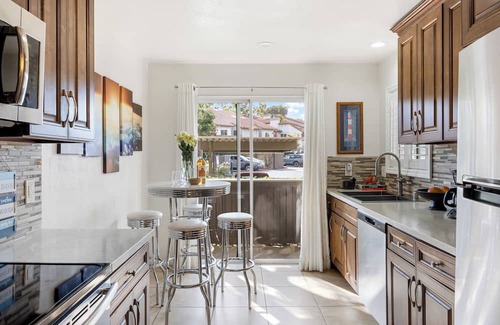 Monarch Beach House | Pool, Hot Tub & Minutes to Dana Point Harbor | Ritz Pointe Condo by AvamtStay