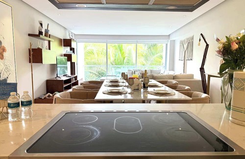 Emiliano Zapata Apartment | Bolongo 1BR your exclusive oceanfront escape