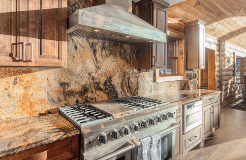 Twin Lakes House | Newly Built Luxury Log Home