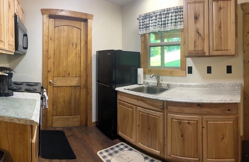 Elkin Cabin | Secluded farm cabin-private 100 acre retreat in Yadkin Valley Wine region