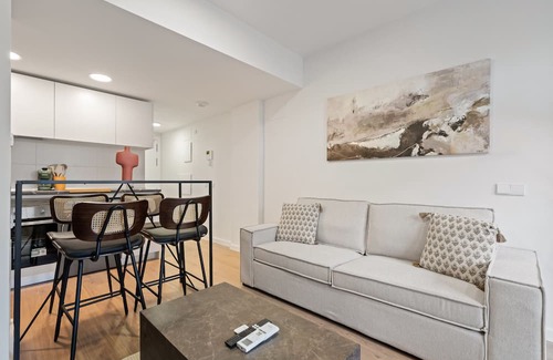 San Sebastian de los Reyes Apartment | Exclusivo apartamento con terraza privada, piscina, gimnasio y coworking