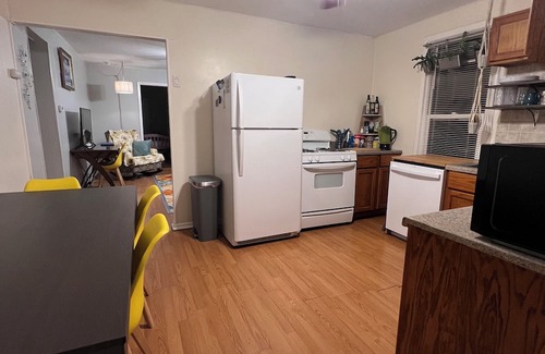 Ottawa House | Delightful 3-bedroom house in Ottawa close to amenities