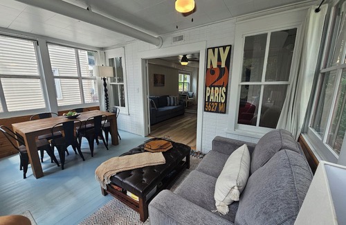 Clear Lake House | This charming house for six puts you at the heart of the action.