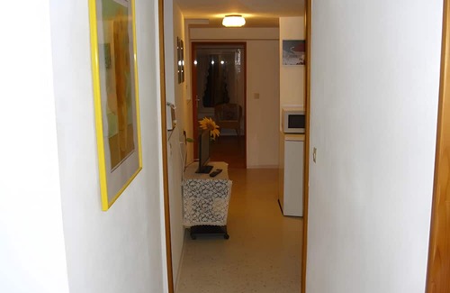 Am Bach Apartment | Holiday Apartment '3, 45sqm' with Private Terrace, Shared Garden and Wi-Fi