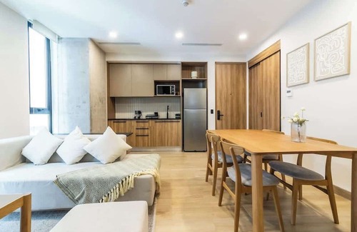 Zona Expo Apartment | Expo Summary: Departa