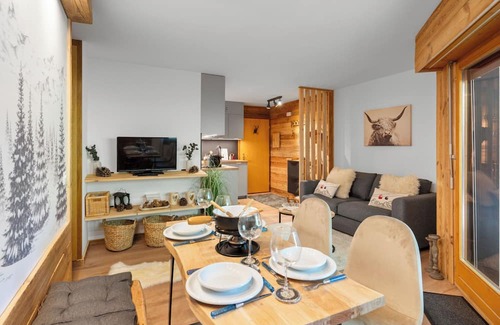 Lens Apartment | Rochemont B26 by Interhome
