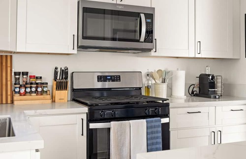 City Heights House | Bright & Roomy 3-bedroom house in Central San Diego