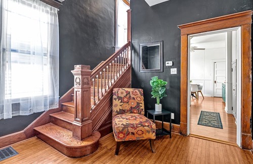 Evansville House | Private Room A in Shared House with Common Areas – Comfortable and Convenient