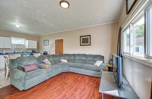 Belpre House | 4 Mi to Ohio River: Quiet Guest House w/Yard!