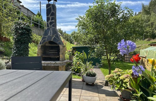 Schleusegrund House | Holiday home with balcony & garden Thuringia