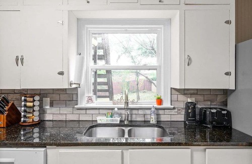 Springfield House | 3BD 102 Madison Ter S