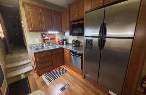 Holly Beach House | Spacious RV with AC in charming Holly Beach