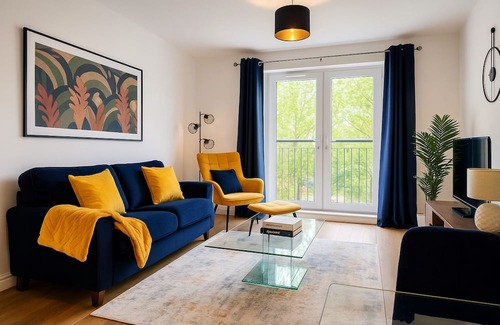 Milton Keynes Apartment | City Centre 2BR with Lift Parking Xscape MKTheatre willan lake