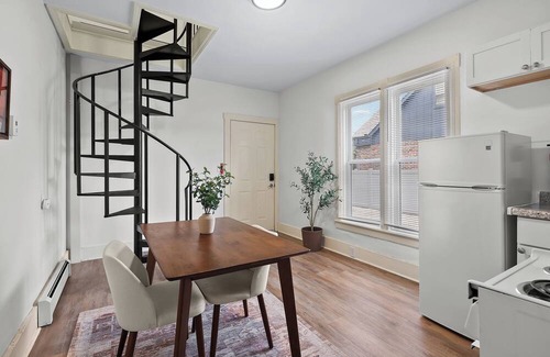 Battle Creek Apartment | Unique 2-Story Studio Apartment - Walk To Downtown