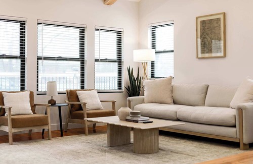Southfield House | Renovated 7BR - Gym, Hot Tub, Sauna & Cold Plunge!