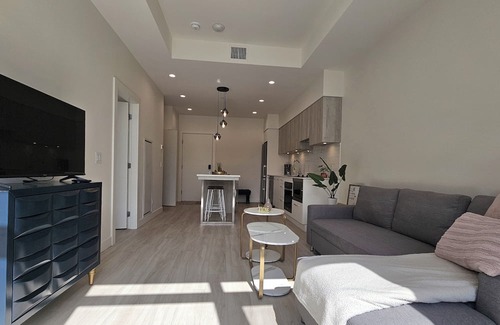 South Pandosy Apartment | Resort-style Waterfront Condo with Large Terrace, Pool, Hot Tub & Gym