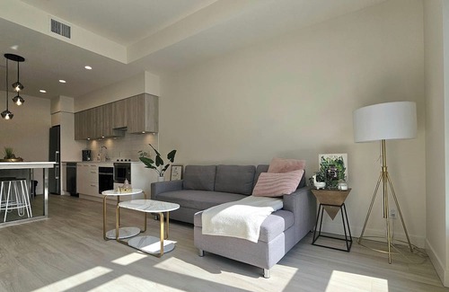 South Pandosy Apartment | Resort-style Waterfront Condo with Large Terrace, Pool, Hot Tub & Gym