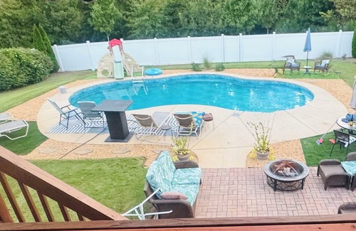 Southeast Raleigh House | Stylish 4 BR Oasis With Pool Close To Downtown Fun