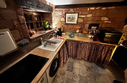 Collonges-la-Rouge House | Nostal'gîte in Collonges-la-Rouge. Pets welcome!