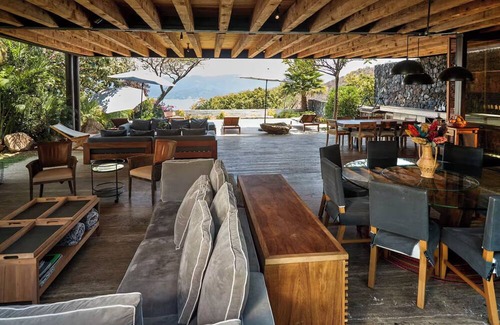 El Santuario House | Cozy, Luxurious Property – 4BR, Ideal for Groups