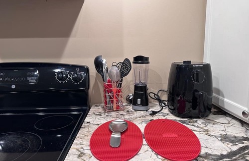Courtice House | Affordable stay at a friendly neighborhood. Close by Durham college